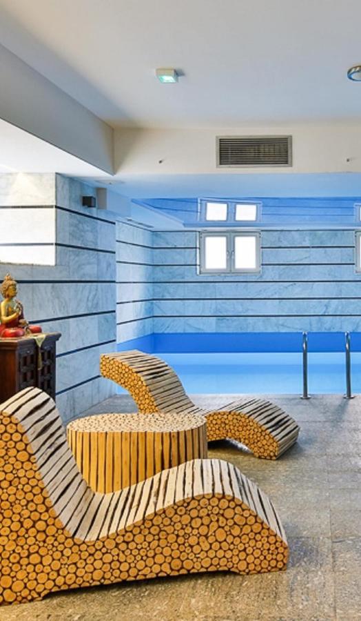 Orient Palace Bielany Wrocławskie エクステリア 写真