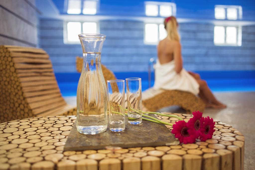 Orient Palace Bielany Wrocławskie エクステリア 写真