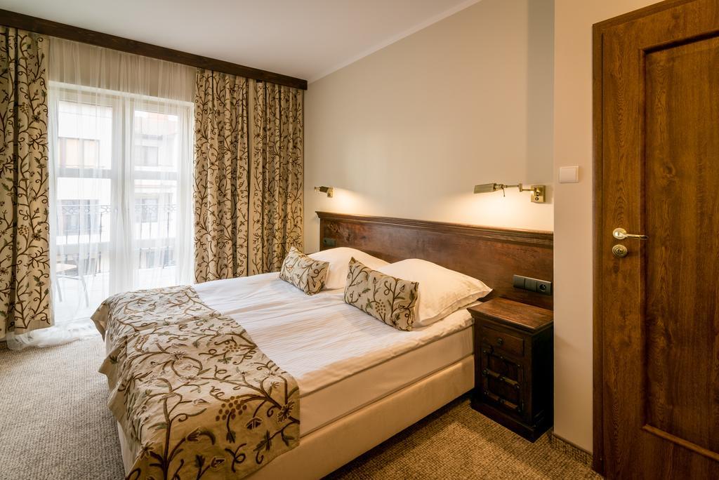 Orient Palace Bielany Wrocławskie エクステリア 写真