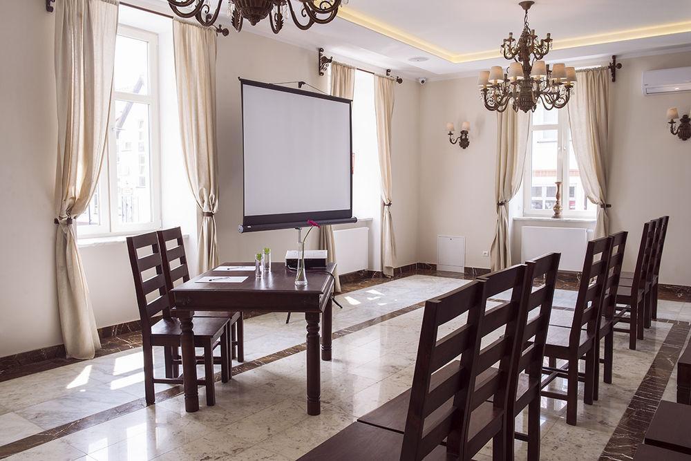 Orient Palace Bielany Wrocławskie エクステリア 写真